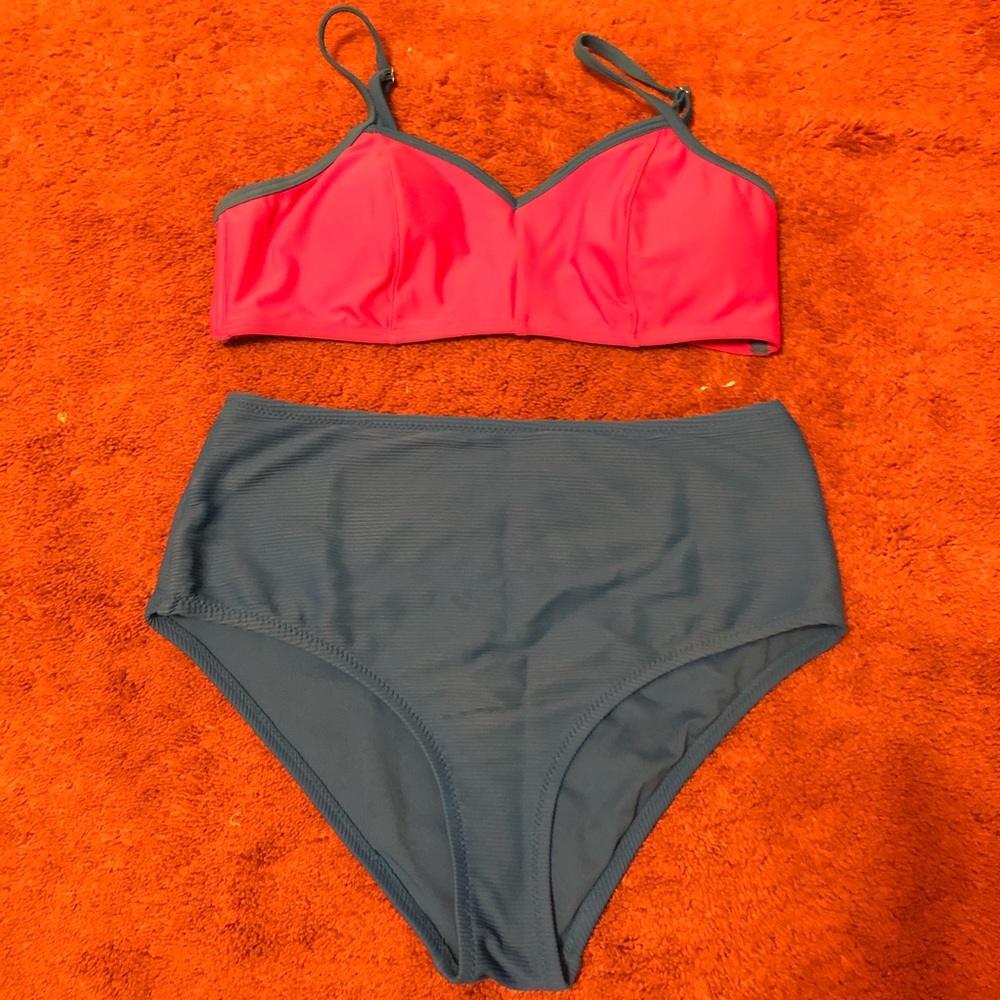 EUC Old Navy High-Waisted Swimsuit